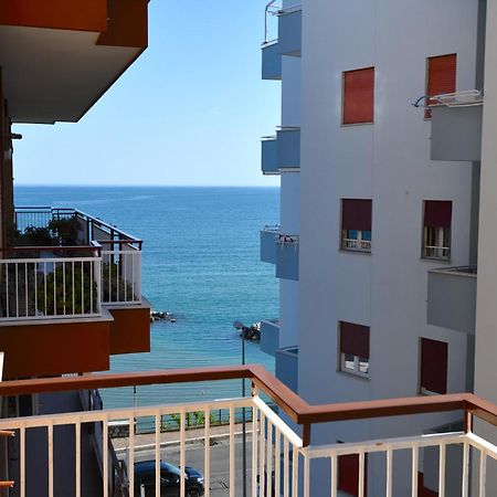 Lo Scorcio Sul Mare Apartment Formia Luaran gambar