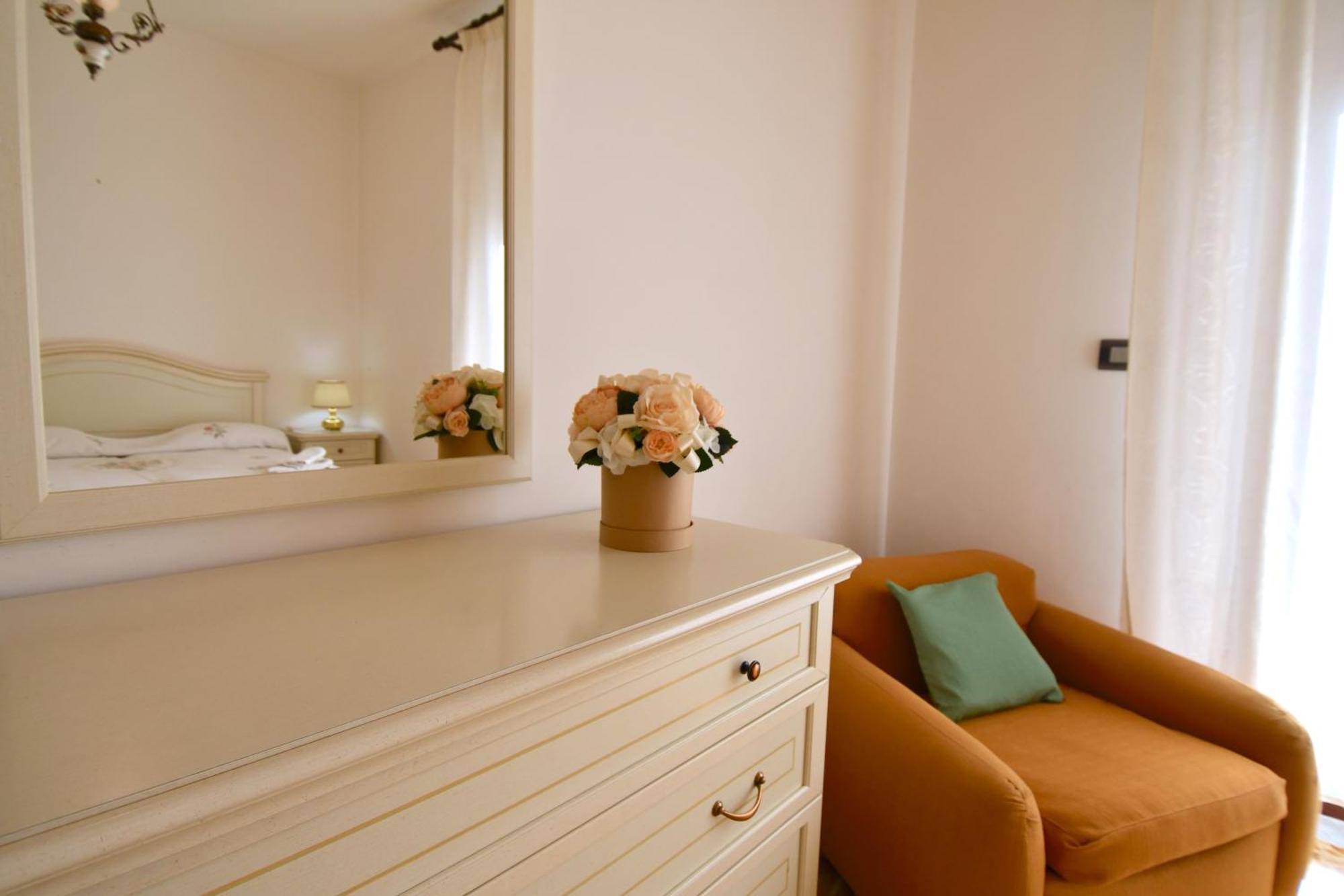 Lo Scorcio Sul Mare Apartment Formia Luaran gambar