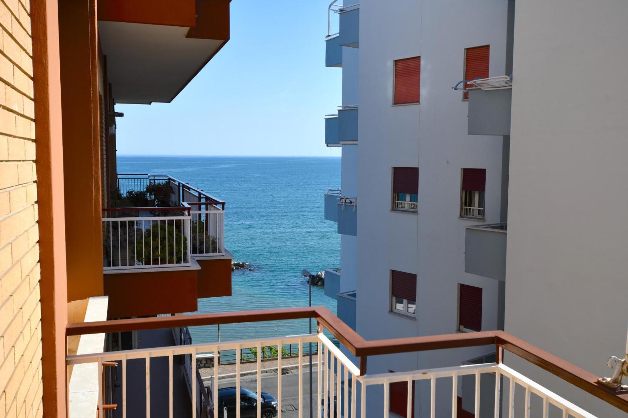 Lo Scorcio Sul Mare Apartment Formia Luaran gambar